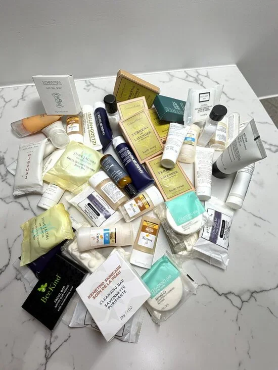 Mixed Lot of Travel Sized Hotel Soaps/Shampoo/Conditioner/Bar Soap - 46 each - Picture 2 of 6